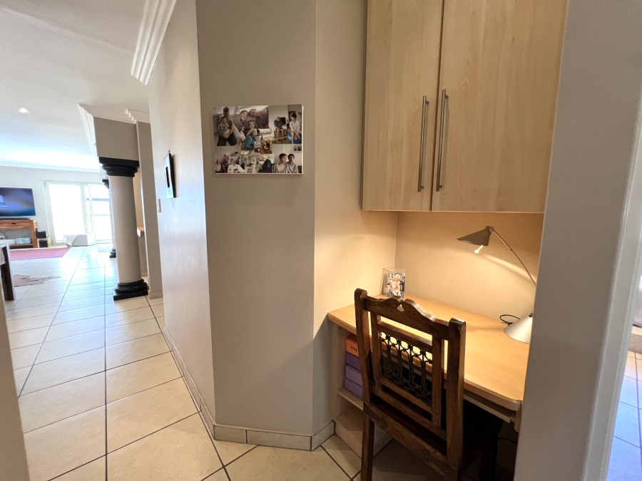 3 Bedroom Property for Sale in Wavecrest Eastern Cape